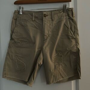 30” American Eagle Ripped Khakis